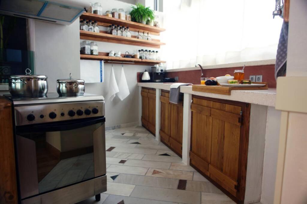 Unique - Spacious Studio With Rooftop / Thissio Athens Exterior photo