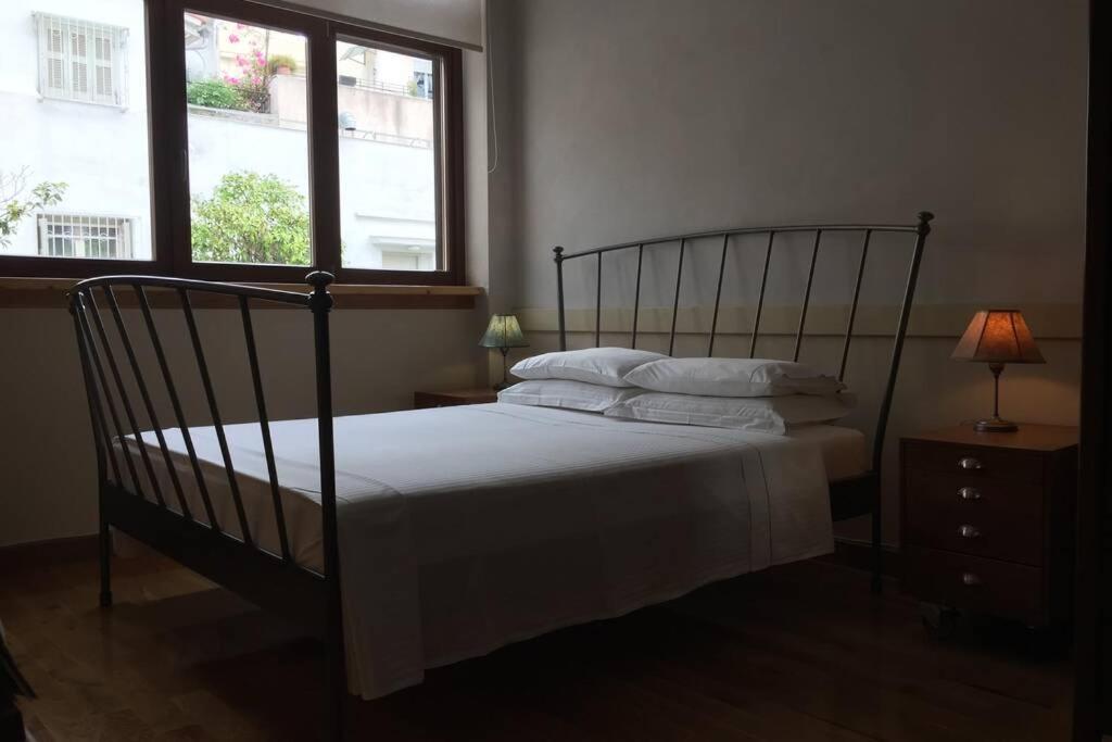 Unique - Spacious Studio With Rooftop / Thissio Athens Exterior photo